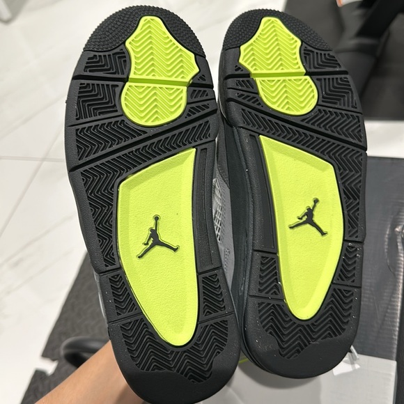 Air Jordan 4 Retro SE (GS) size 7y equivalent to women’s 8.5 - Picture 3 of 4